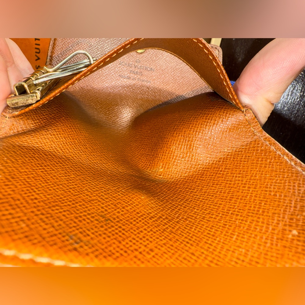 Louis Vuitton Monogram key holder - Picture 9 of 10